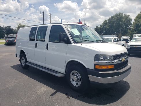 Used 2020 Chevrolet Express 2500 image 10