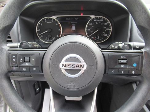 Used 2021 Nissan Rogue SV image 10