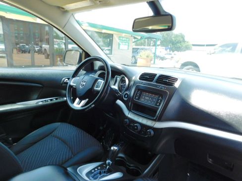 Used 2018 Dodge Journey FWD SE image 20