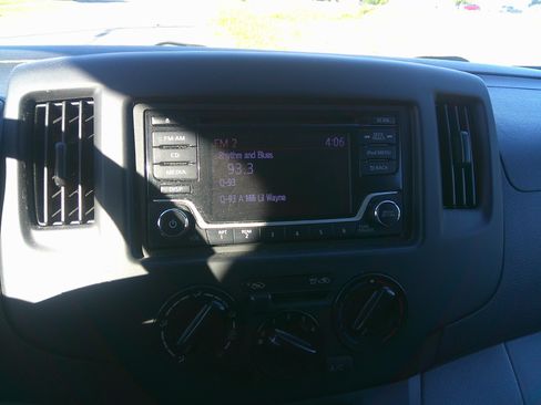 Used 2018 Nissan NV200 SV image 13