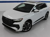 Used 2024 Audi Q4 e-tron Premium Plus image 3