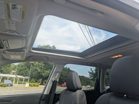Used 2020 Subaru Forester Premium AWD/4WD image 6