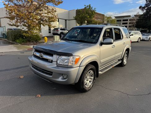 Used 2006 Toyota Sequoia SR5 image 3