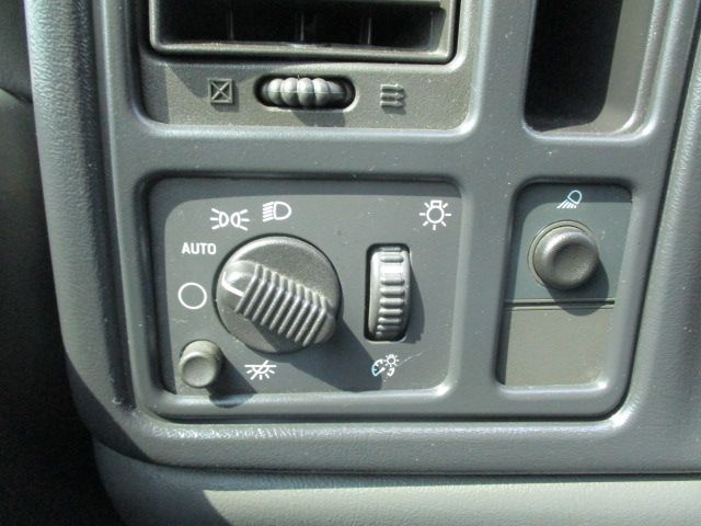 Used 2005 Chevrolet Silverado 1500 2WD Regular Cab image 37