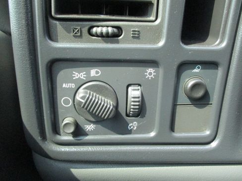 Used 2005 Chevrolet Silverado 1500 2WD Regular Cab image 37