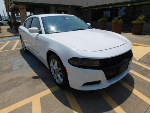 Used 2022 Dodge Charger SXT AWD image 1