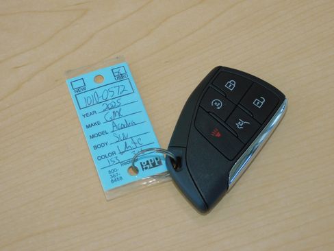 Certified 2025 GMC Acadia Elevation image 30