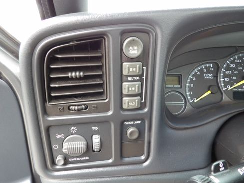 Used 2001 Chevrolet Silverado 1500 LS image 7