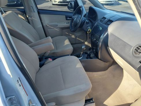 Used 2011 Suzuki SX4 LE image 10