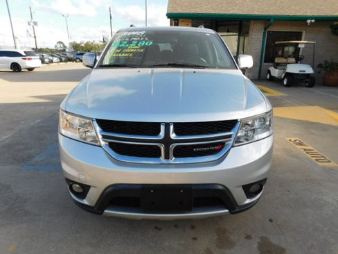 Used 2018 Dodge Journey SXT image 3