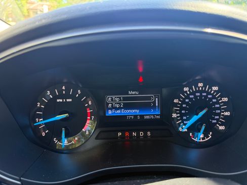Used 2017 Ford Fusion SE FWD image 19