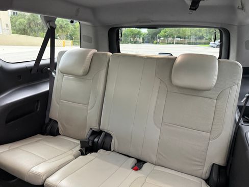 Used 2015 Chevrolet Suburban LS RWD image 64
