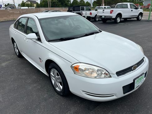 Used 2010 Chevrolet Impala LS FWD image 3