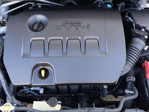 Used 2014 Toyota Corolla LE image 22