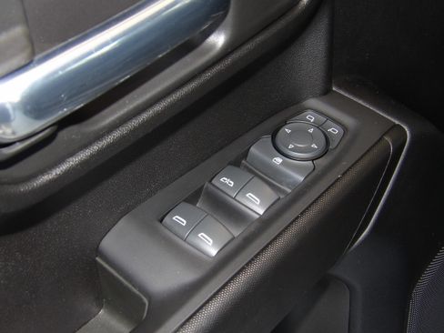 Used 2022 Chevrolet Silverado 1500 Custom image 17