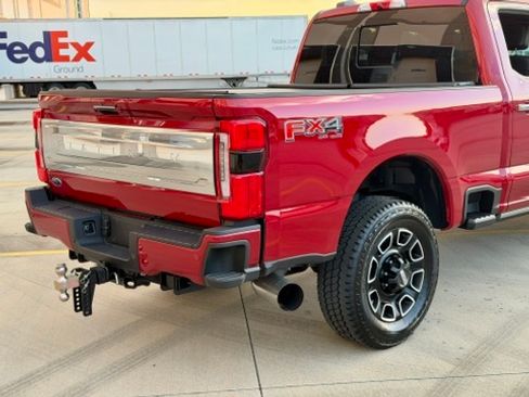 Used 2024 Ford F350 Platinum image 11
