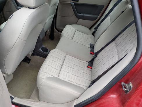 Used 2010 Ford Focus SE image 9