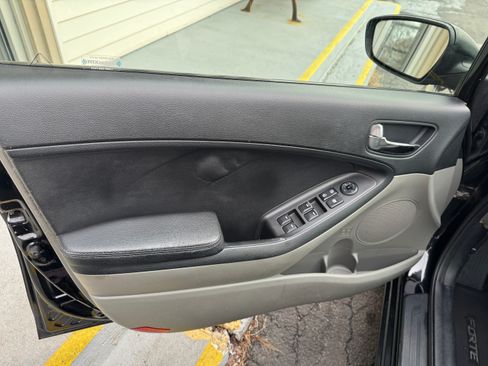 Used 2016 Kia Forte LX image 7