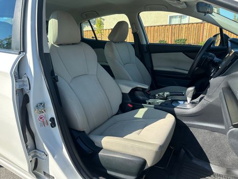 Used 2019 Subaru Impreza 2.0i Premium image 17