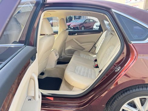 Used 2012 Volkswagen Passat 2.5 SEL image 20
