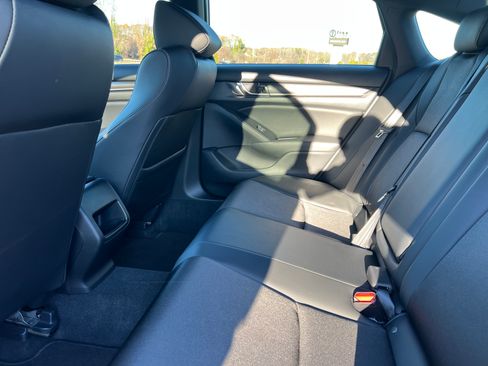 Used 2022 Honda Accord Hybrid Sport image 13