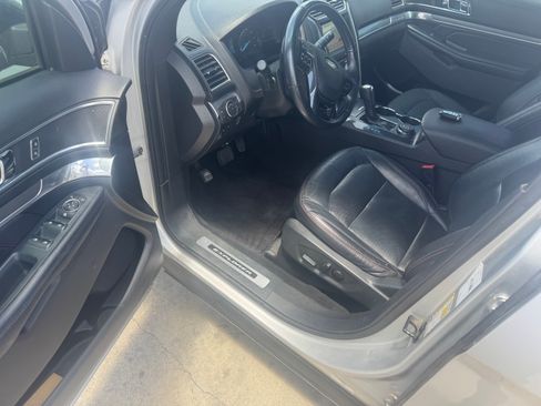 Used 2019 Ford Explorer 4WD Sport image 9