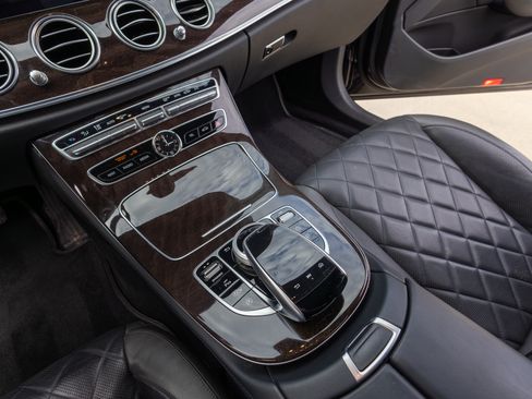 Used 2020 Mercedes-Benz E 450 image 30