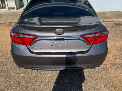 Used 2017 Toyota Camry image 7