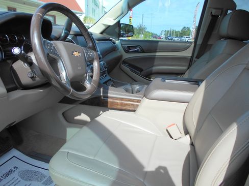 Used 2018 Chevrolet Tahoe 2WD LT image 10