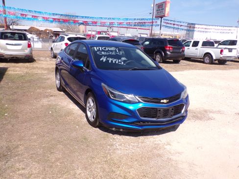 Used 2017 Chevrolet Cruze LT image 5