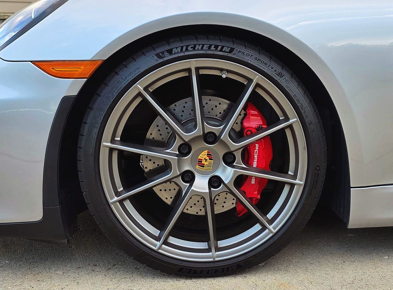 Used 2016 Porsche Boxster Spyder RWD image 39
