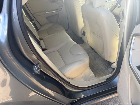 Used 2016 Volvo XC60 T5 Premier image 13