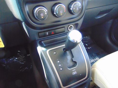 Used 2017 Jeep Patriot 75th Anniversary image 19