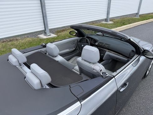 Used 2009 BMW 128i image 24