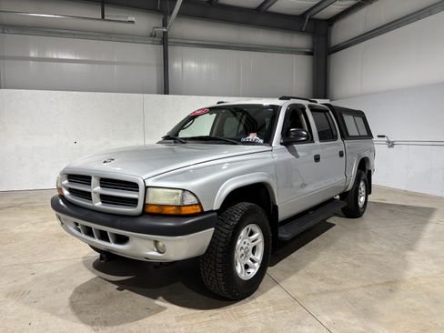 Used 2003 Dodge Dakota SXT image 1