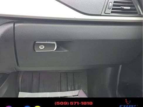 Used 2017 BMW 320i xDrive image 22