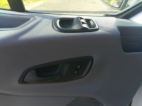 Used 2018 Ford Transit 350 RWD image 14