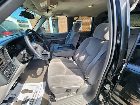 Used 2005 Chevrolet Avalanche LT image 10