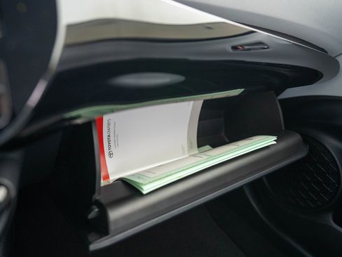 Used 2016 Toyota Prius image 32