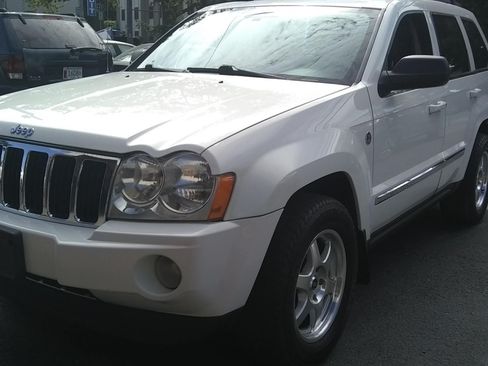 Used 2007 Jeep Grand Cherokee Limited image 3