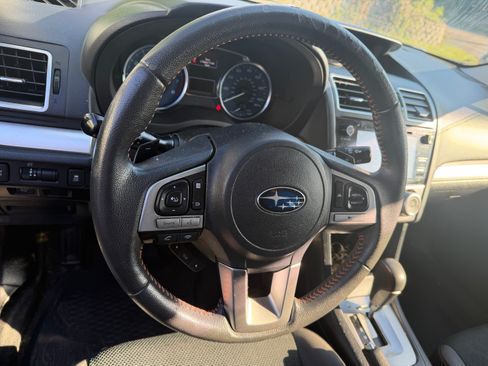 Used 2017 Subaru Crosstrek 2.0i Premium image 17