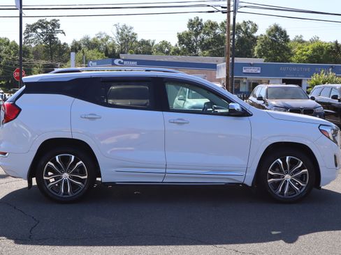 Used 2019 GMC Terrain AWD Denali image 9