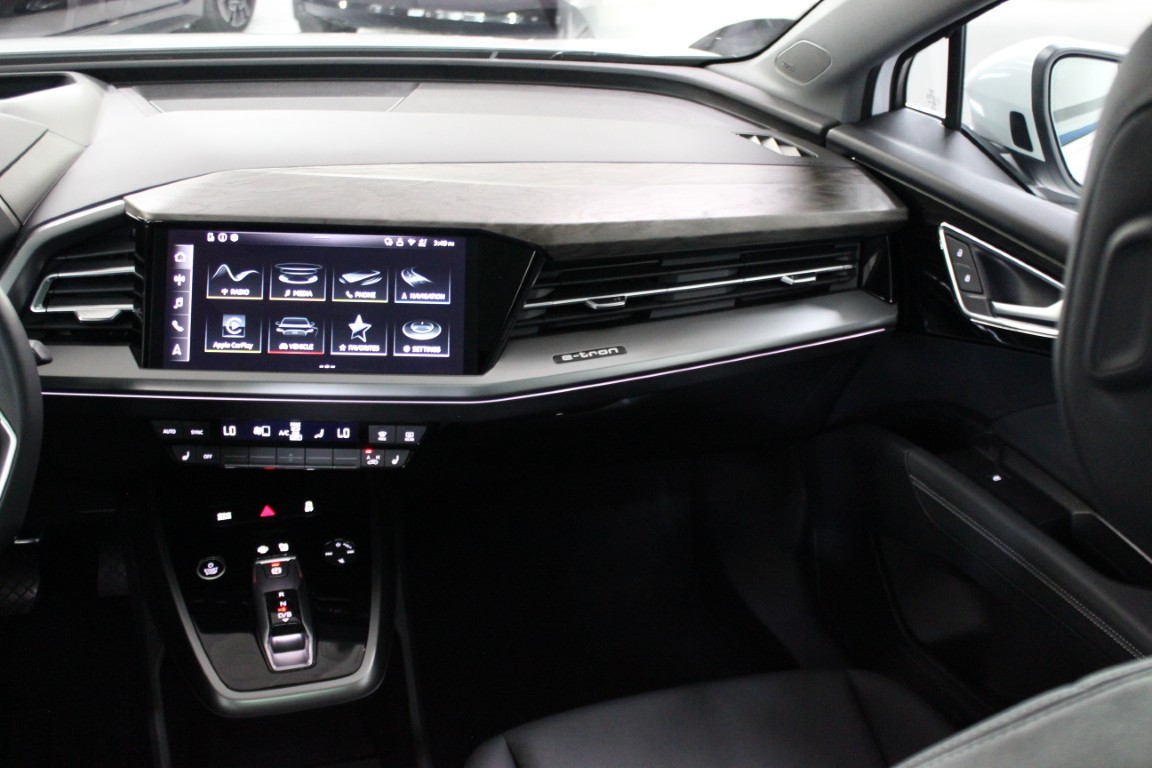 Used 2024 Audi Q4 e-tron quattro Prestige Sportback AWD/4WD image 36