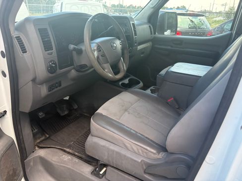 Used 2017 Nissan NV 2500 RWD image 5