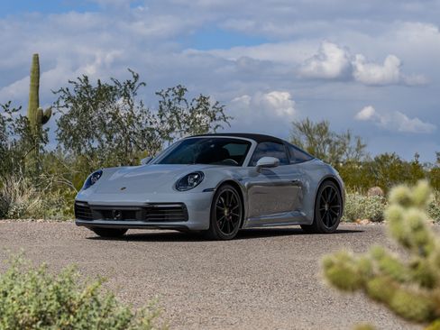 Used 2024 Porsche 911 Targa 4S image 2