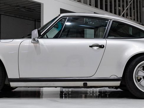 Used 1989 Porsche 911 Carrera image 9