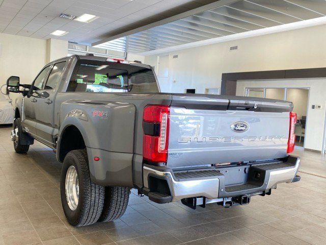 Certified 2024 Ford F350 Lariat AWD/4WD image 5
