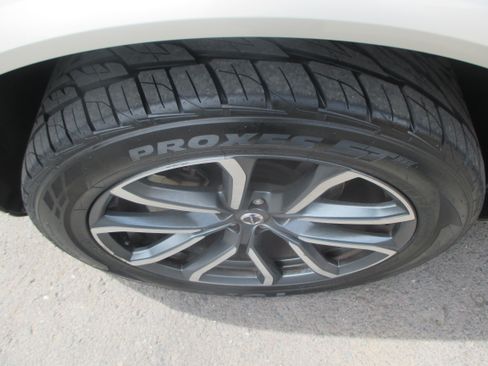 Used 2016 Volvo XC90 T6 Momentum image 23