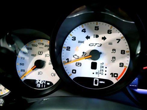 Used 2016 Porsche 911 GT3 image 32