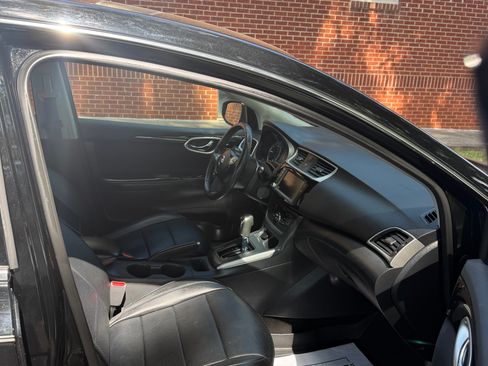 Used 2019 Nissan Sentra SV w/ Trunk Package FWD image 11